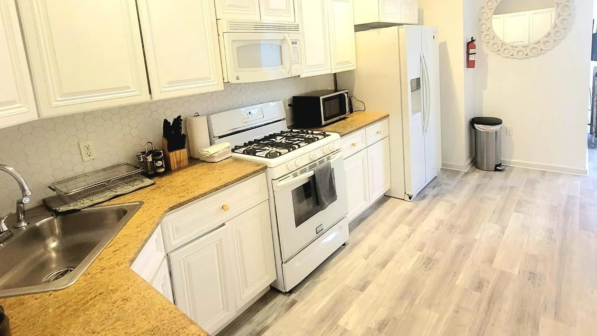 Luxury Apartments 5Queenbed - 20 Min Away Manhattan Jersey City