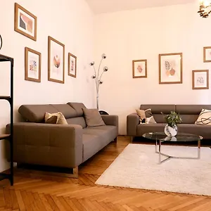 trendy-city-apartment-vaci-utca.inbudapesthotels.com/