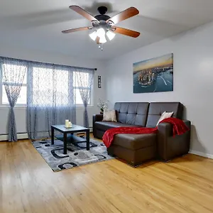  Holiday home Ideally Located Home, 8 Mi To Nyc
